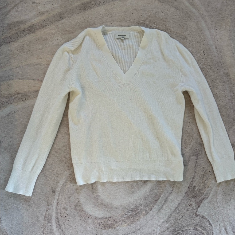 Banana Republic Cream V-Neck Sweater